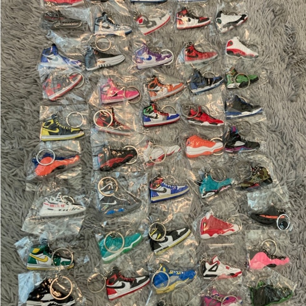 Lot of 92 NIKE SHOE keychains